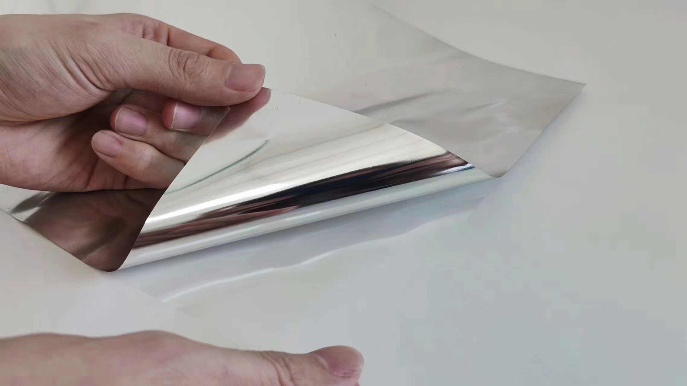 亮銀BOPP不干膠標簽材料